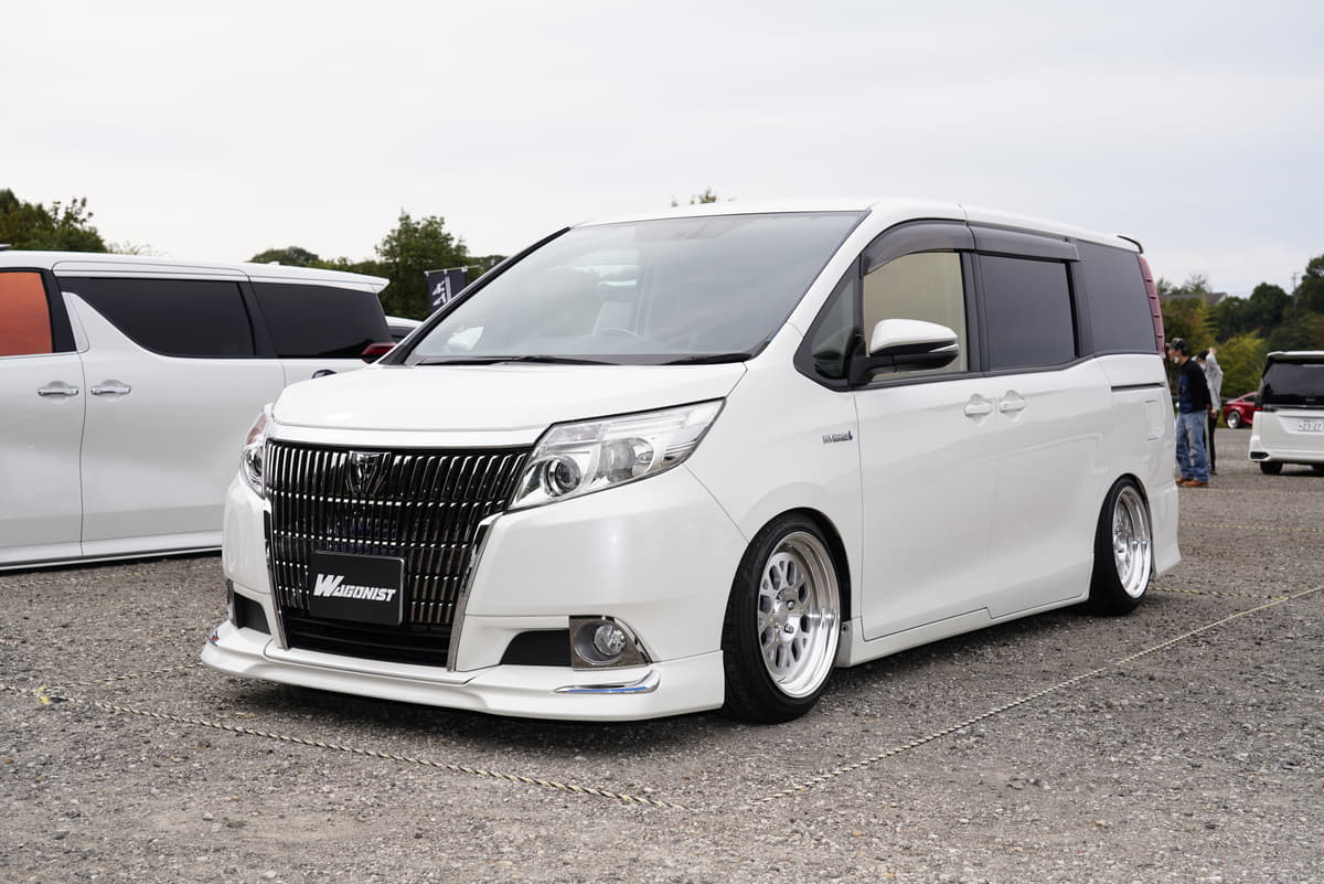 地を這う シャコタンは当たり前 インタークーラー見せ に スピーカー満載 まで強烈 ノアヴォク カスタム６台 Auto Messe Web カスタム アウトドア 福祉車両 モータースポーツなどのカーライフ情報が満載