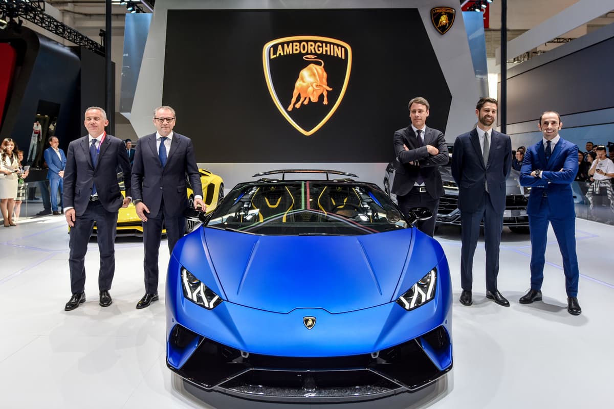 ランボルギーニの牛はどこから来た 丑年ゆえの 牛 にちなんだエンブレムの出所チェック Auto Messe Web カスタム アウトドア 福祉車両 モータースポーツなどのカーライフ情報が満載 ランボルギーニの牛はどこから来た 丑年ゆえの 牛 にちなんだエンブレムの出所チェック Auto Messe Web カスタム アウトドア 福祉車両 モータースポーツなどのカーライフ情報が満載