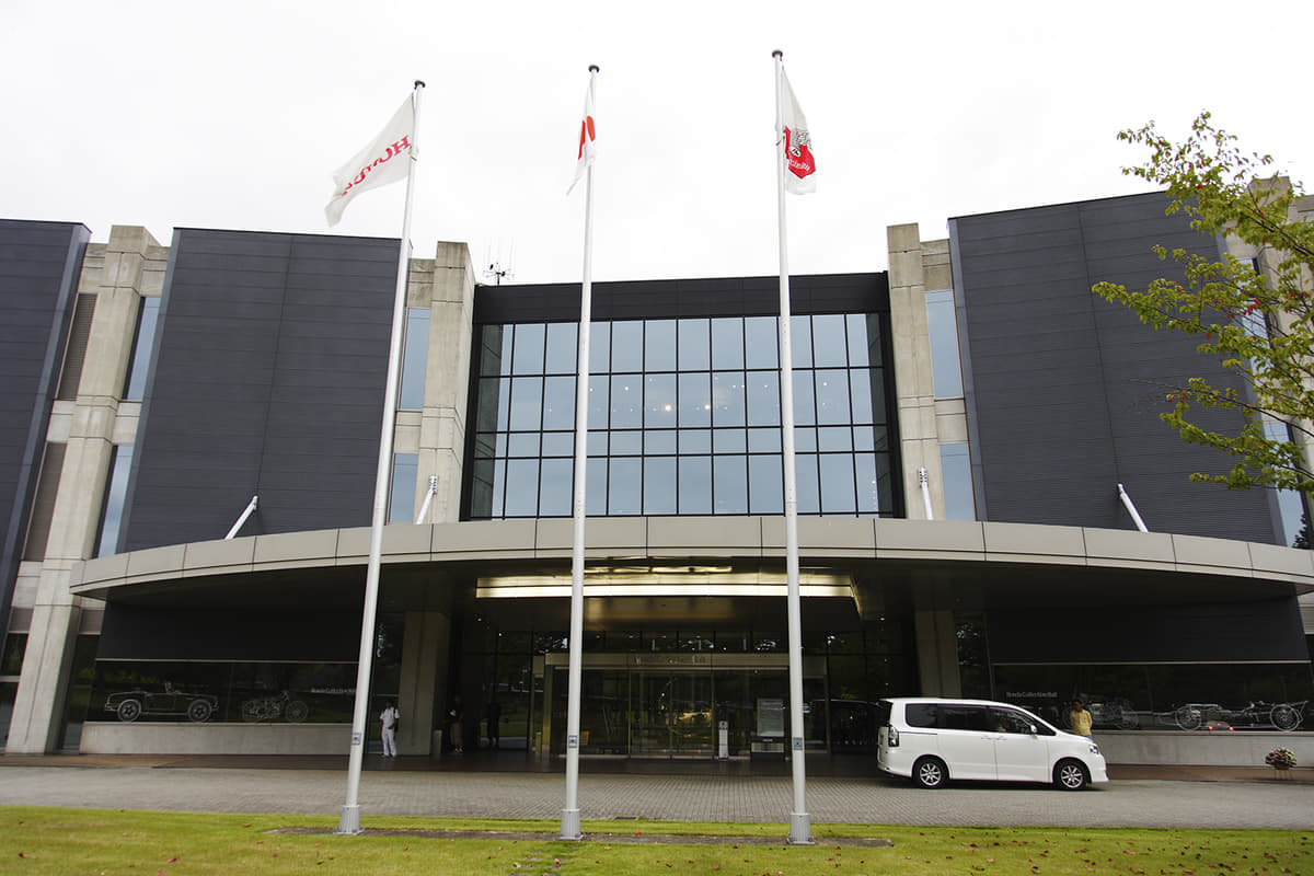 日産、ホンダ、三菱、マツダが運営する自動車博物館の紹介