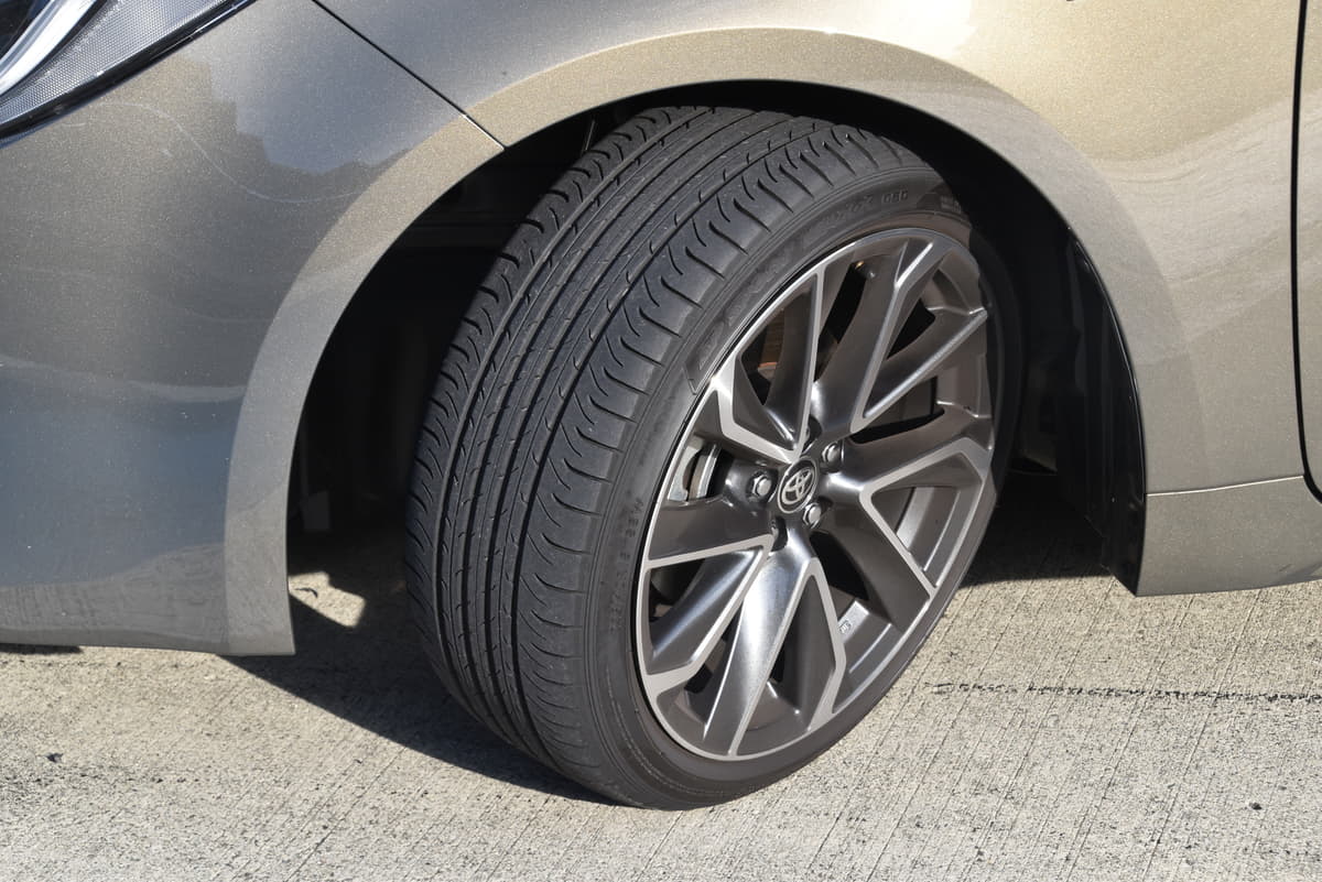 サーキットの走行後はタイヤの状況を確認することで、帰宅時のトラブルを防ぐことができる