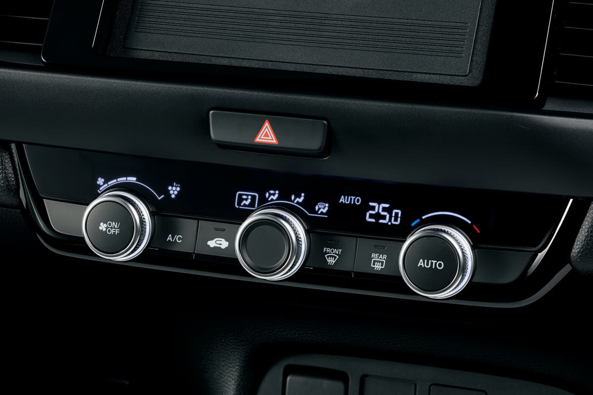 エアコンがあれば温度調節が可能になり車中泊でも快適に過ごすことが出来る