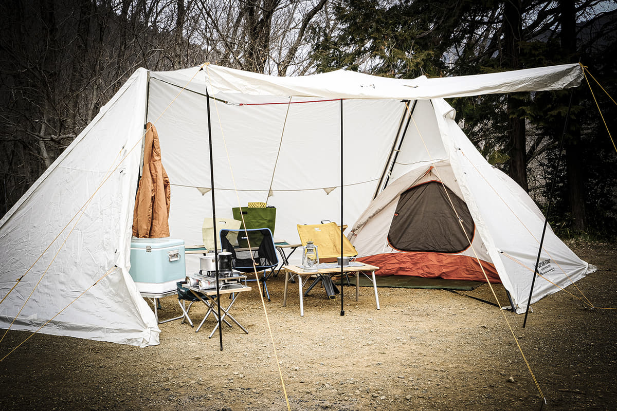 屋外なのに「こたつ」！　シェルター内テントの「カンガルースタイル」！　強風で「焚き火」ができないキャンプで暖まる方法とは