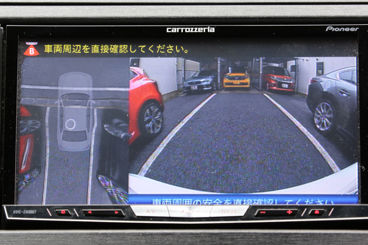 駐車時にナビに写るスカイトップ映像