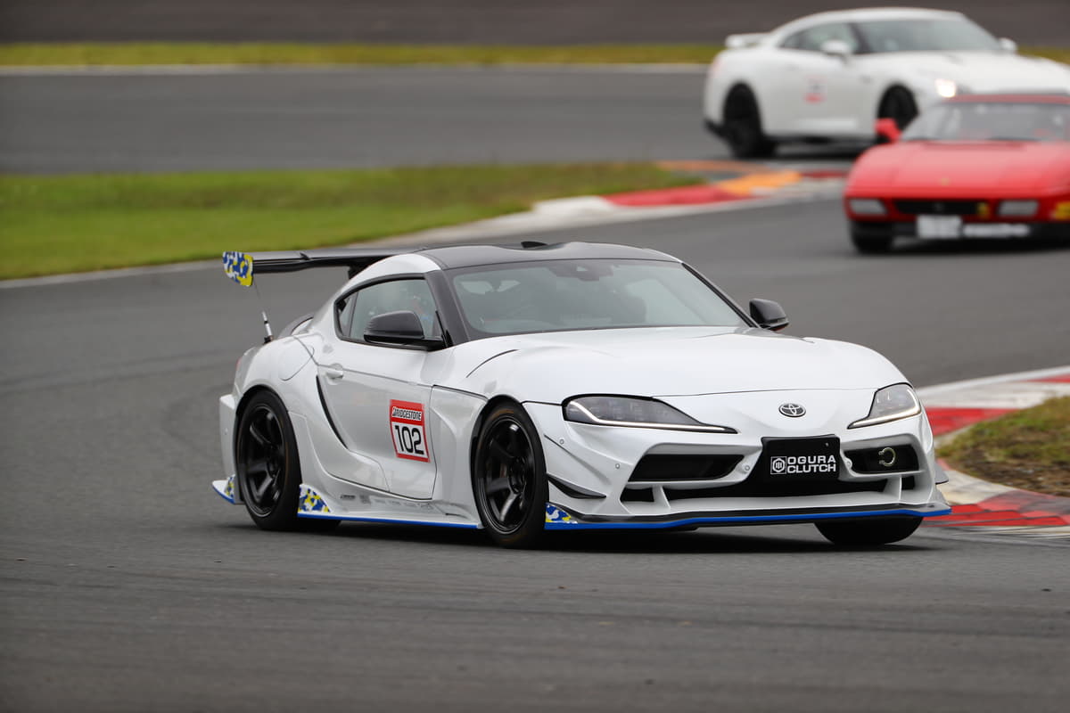 いかにも なスパルタン仕様は古い いまサーキットは 乗りやすさ がキモだった Auto Messe Web カスタム アウトドア 福祉車両 モータースポーツなどのカーライフ情報が満載