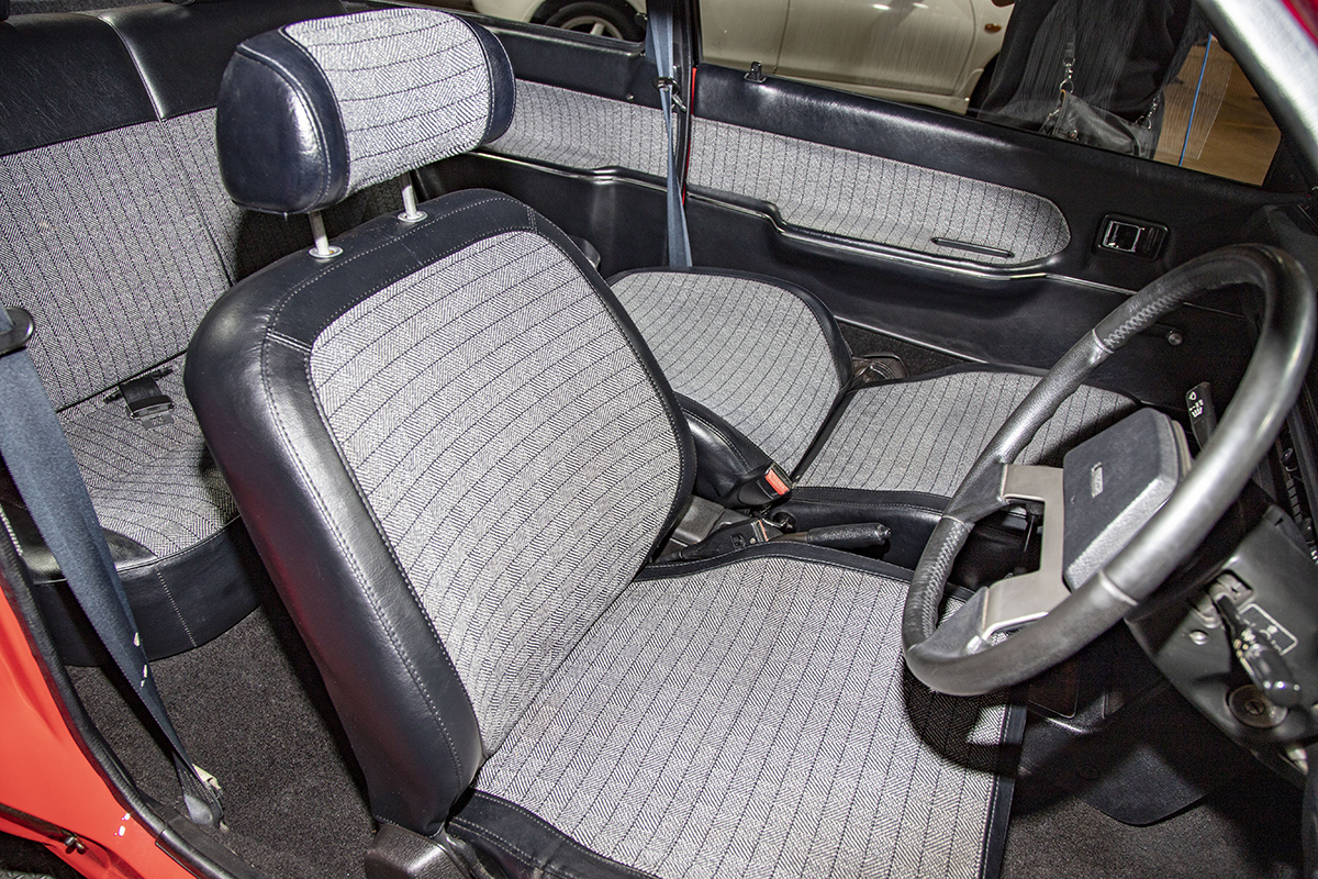 5代目ファミリアのシート