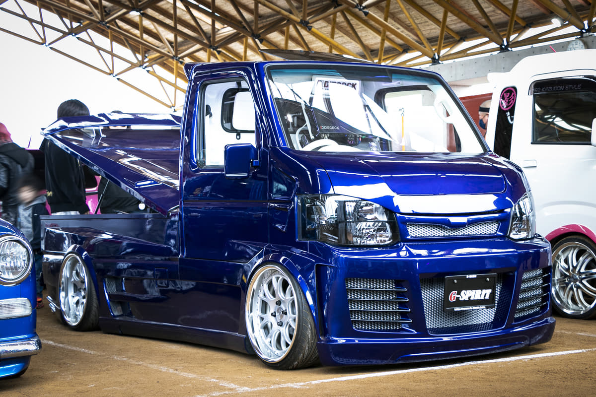 ハイエース顔面移植 全長延長 超巨大ウーハー 魔改造しすぎの 軽トラ キャリィ衝撃の中身 画像8 Auto Messe Web カスタム アウトドア 福祉車両 モータースポーツなどのカーライフ情報が満載