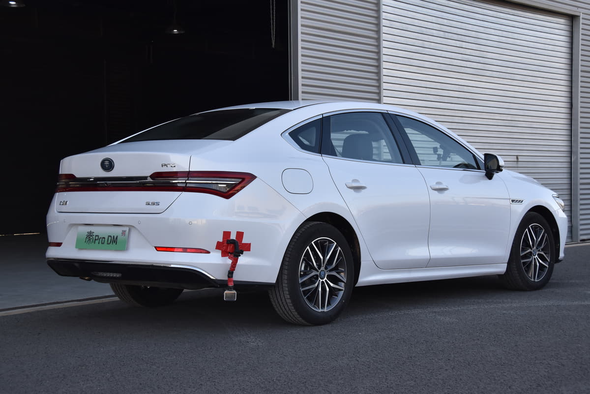 萌えキャラの Ai が踊りまくる 中国車 の想像の斜め上を行き過ぎた 珍機能 ３連発 画像12 Auto Messe Web カスタム アウトドア 福祉車両 モータースポーツなどのカーライフ情報が満載