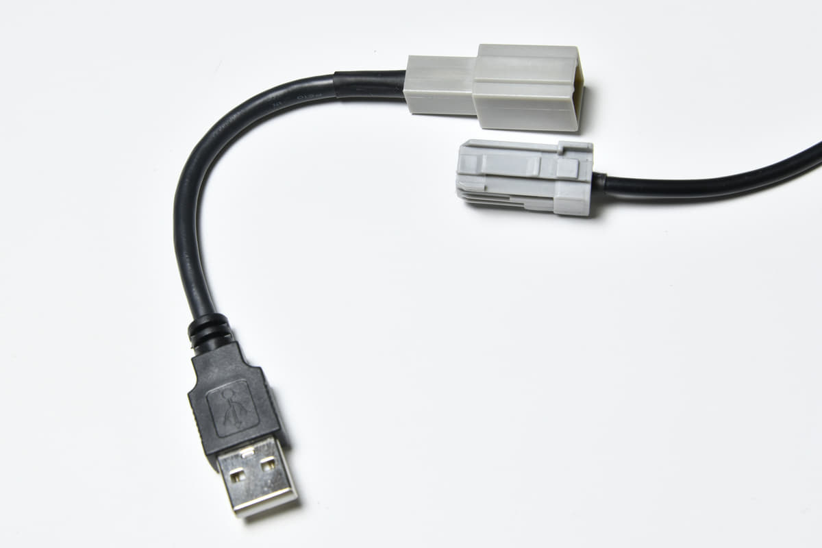 ストリートから発売されるホンダ純正USB変換ケーブルNV-43