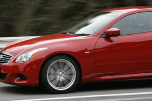 ブレーキパッドの寿命は 交換費用や交換時期について解説 Auto Messe Web カスタム アウトドア 福祉車両 モータースポーツなどのカーライフ情報が満載