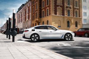 【画像】新型EV「iシリーズ」を続々市場投入！　BMWが電動化に邁進する「真の狙い」とは？ 〜 画像17