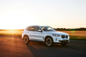 【画像】新型EV「iシリーズ」を続々市場投入！　BMWが電動化に邁進する「真の狙い」とは？ 〜 画像488