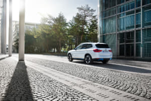 【画像】新型EV「iシリーズ」を続々市場投入！　BMWが電動化に邁進する「真の狙い」とは？ 〜 画像528