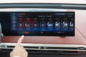 【画像】新型EV「iシリーズ」を続々市場投入！　BMWが電動化に邁進する「真の狙い」とは？ 〜 画像111
