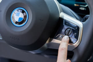 【画像】新型EV「iシリーズ」を続々市場投入！　BMWが電動化に邁進する「真の狙い」とは？ 〜 画像125