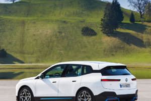 【画像】新型EV「iシリーズ」を続々市場投入！　BMWが電動化に邁進する「真の狙い」とは？ 〜 画像196