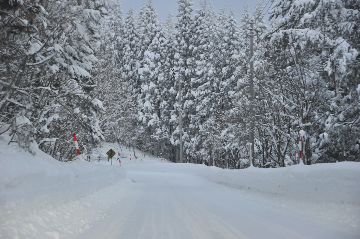 雪国の路面状況のイメージ