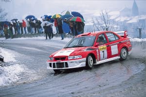 【画像】WRC参戦のランエボVIを間近で見られるイベントが三菱本社ショールームで開催中！　テイクアウト専門カレーショップもオープン 〜 画像43