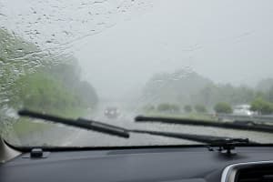 【画像】運転中「ゲリラ豪雨」に遭遇したら？　あなたの命を守る「17の回避行動」 〜 画像2