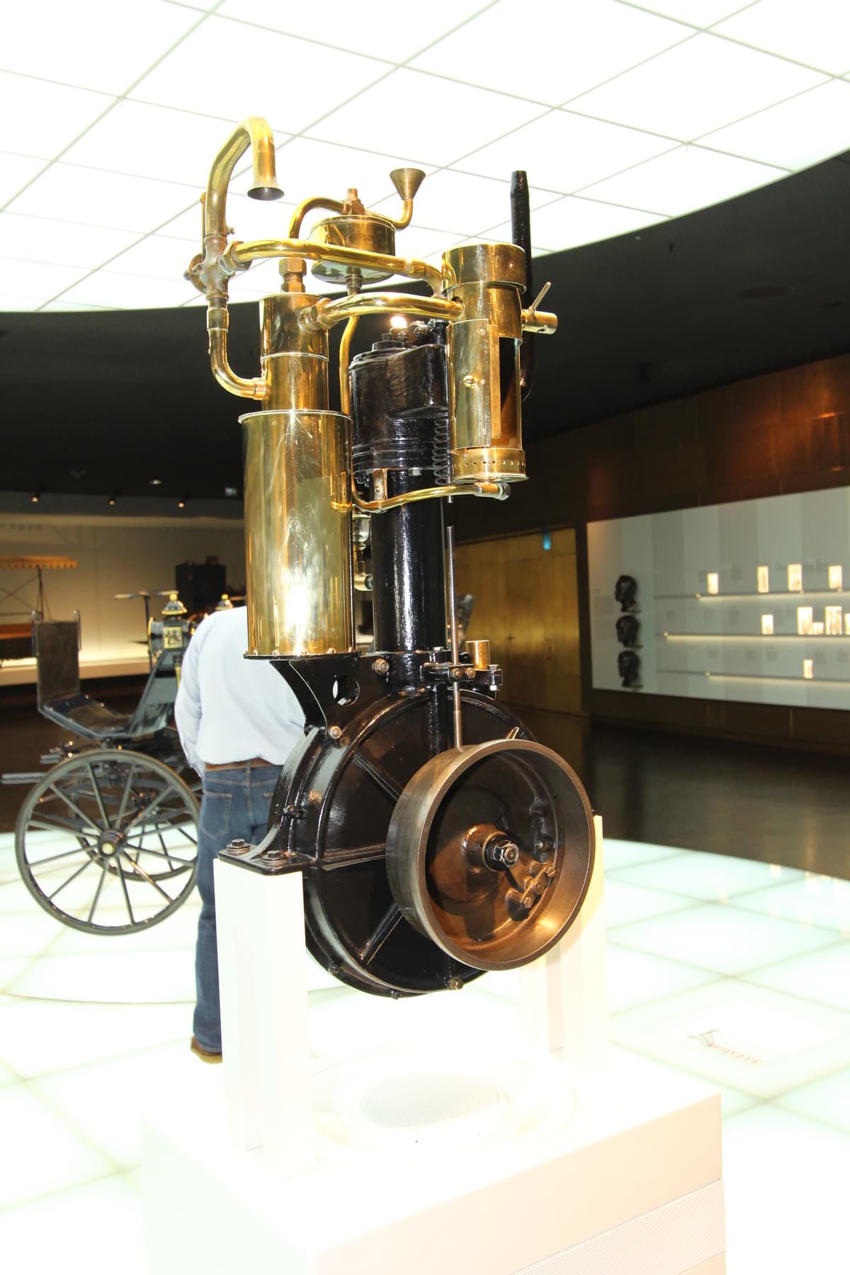 ガソリンエンジン、ダイムラーの初期型単気筒