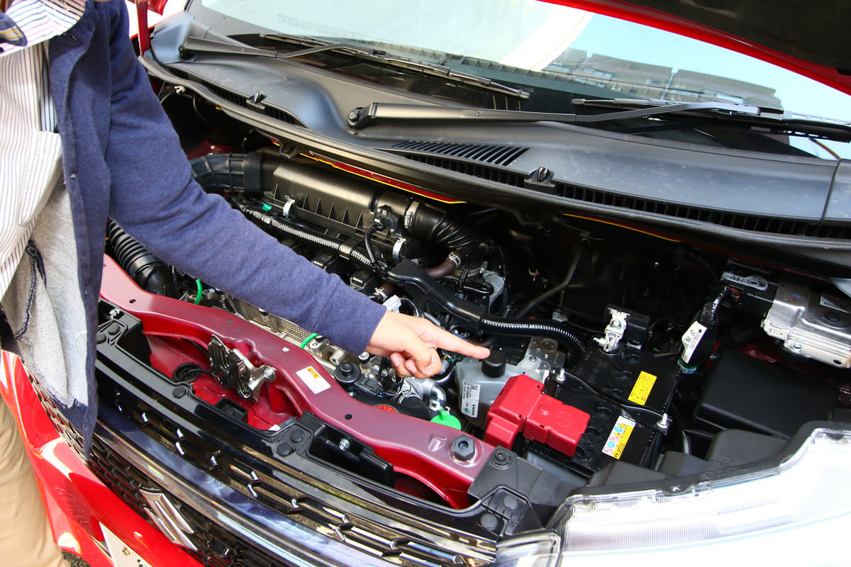 ハイブリッド車はバッテリー上がりの 救援車 にはなれない 意外と知らないバッテリーの基礎知識 Auto Messe Web カスタム アウトドア 福祉車両 モータースポーツなどのカーライフ情報が満載 ハイブリッド車はバッテリー上がりの 救援車 にはなれない 意外と知らないバッテリーの基礎知識 Auto Messe Web カスタム アウトドア 福祉車両 モータースポーツなどのカーライフ情報が満載