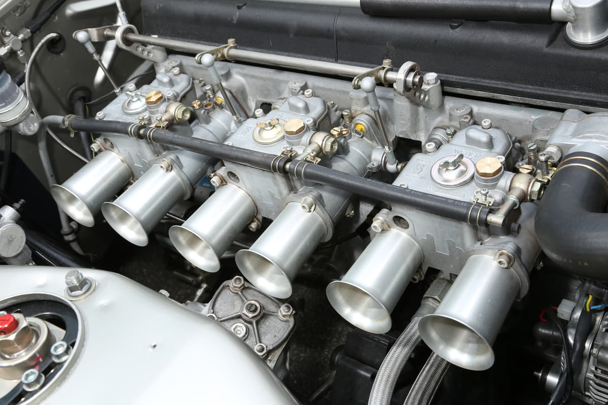 「加速」と「サウンド」が気持ちいい！ 電子制御じゃ味わえない「キャブレター」の魅力とは AUTO MESSE WEB（オートメッセウェブ