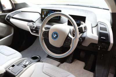 BMW i3のステアリング