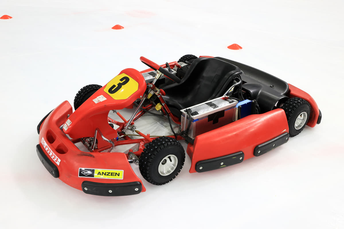 電気レーシングカートでスケート場を走行 第2回sdg氷上電気カート競技会 Sdgs Erk On Ice 開催 Auto Messe Web カスタム アウトドア 福祉車両 モータースポーツなどのカーライフ情報が満載