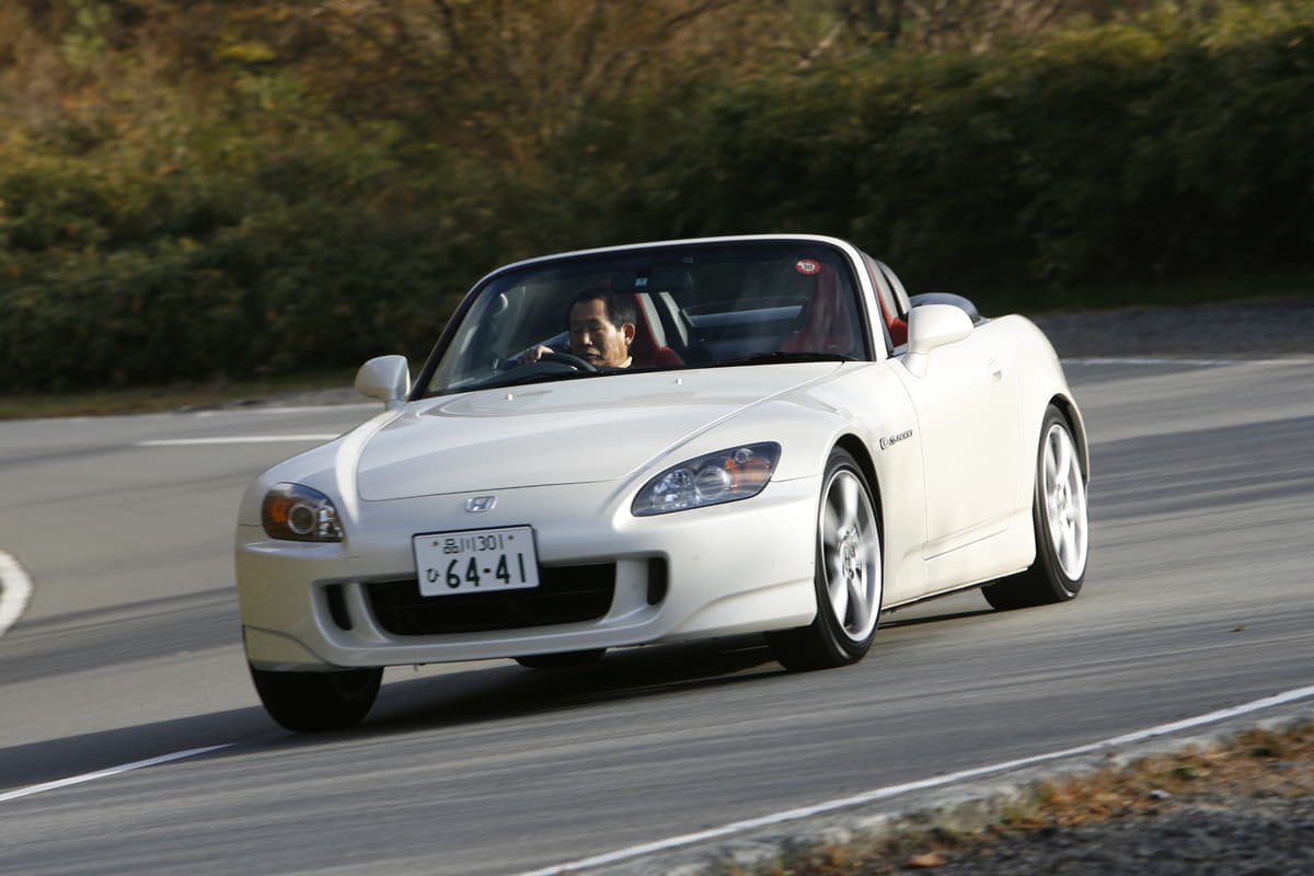 ハンドルを持つ位置は10時10分 は間違い 本当に運転が上手くなる ドライビングポジション とは 画像17 Auto Messe Web カスタム アウトドア 福祉車両 モータースポーツなどのカーライフ情報が満載