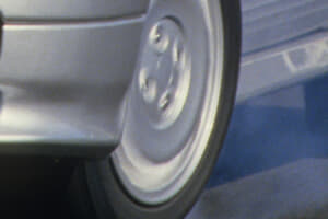 【画像】「ぶ、ブレーキが効かない」「ボディが捻れてガラスにヒビ」本当にあったクルマの「ヒヤリ・ハット事件簿」5選＋α 〜 画像6
