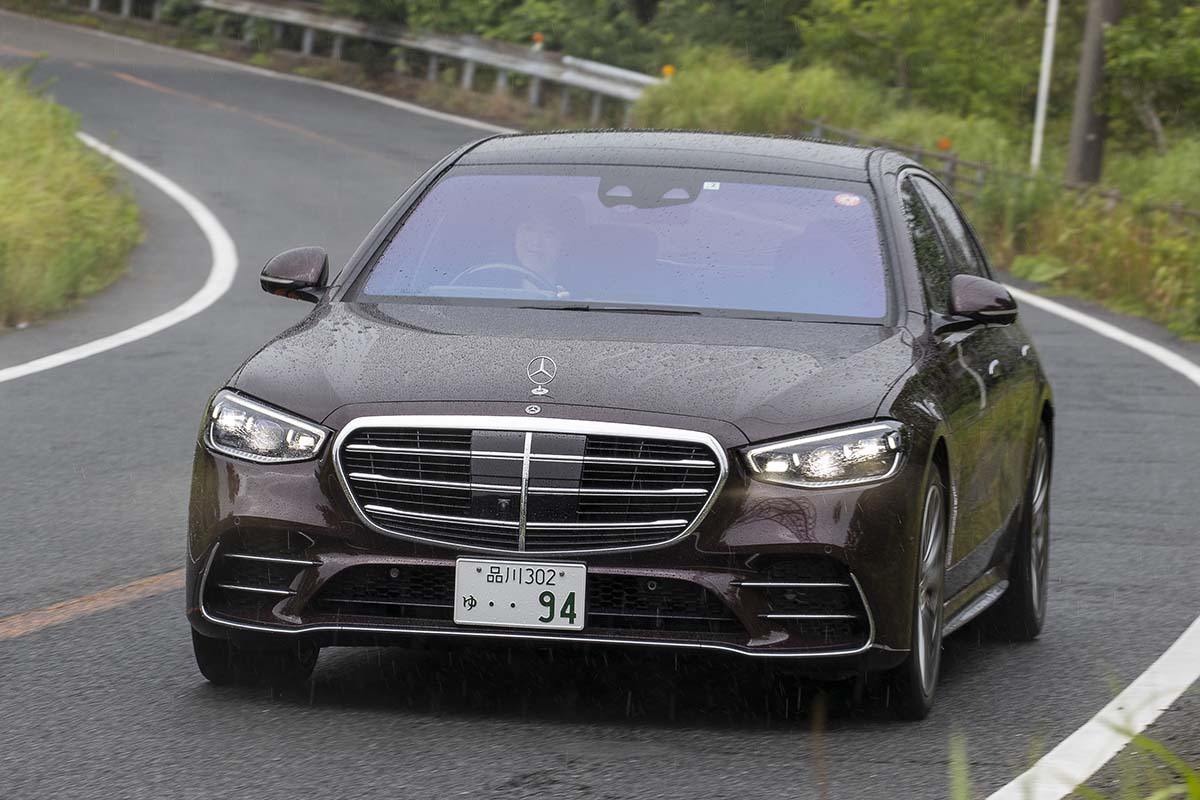 新型sクラスこそ高級車の王道 女性ジャーナリストが痛感した メルセデス流おもてなし の極意とは 画像1 Auto Messe Web カスタム アウトドア 福祉車両 モータースポーツなどのカーライフ情報が満載