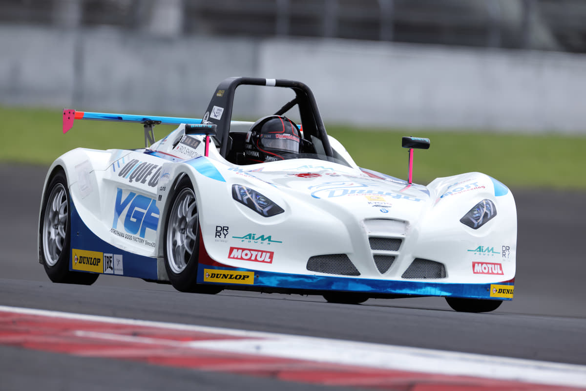 【画像ギャラリー】元F1ドライバー達でも大人げないバトルを展開! レース界の「生きる伝説」が夢の競演 AUTO MESSE WEB(オート