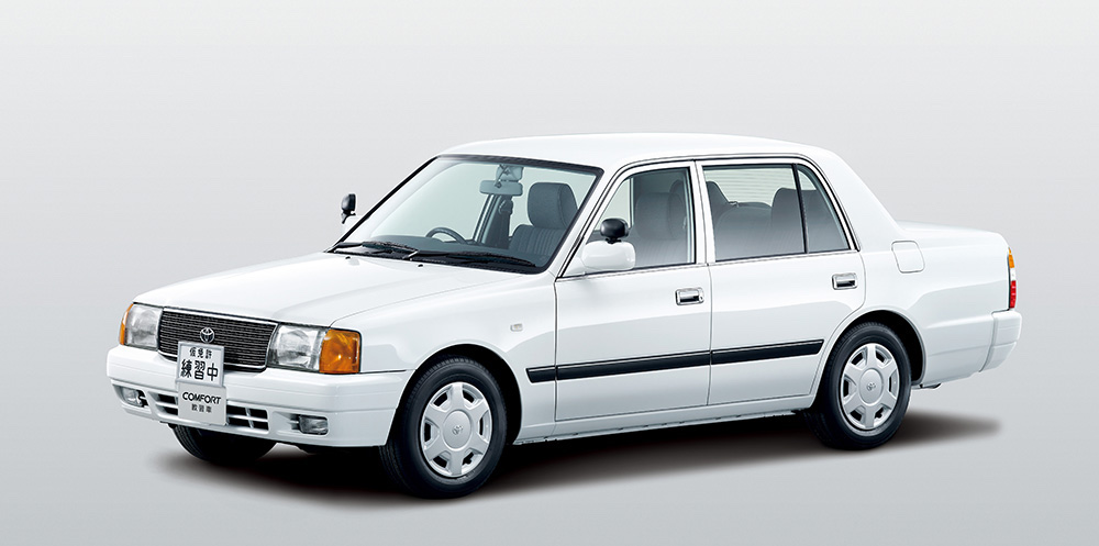 昔はスカイラインの4ドアも不人気だったけど ドリフトできちゃう 意外な国産fr 4選 A 画像11 Auto Messe Web カスタム アウトドア 福祉車両 モータースポーツなどのカーライフ情報が満載