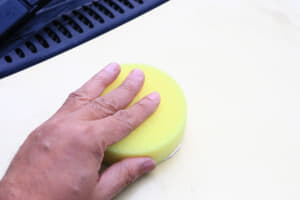 劣化した樹脂 にはドライヤーが有効だった お金をかけずに旧車をパリッと見せる方法 Auto Messe Web カスタム アウトドア 福祉車両 モータースポーツなどのカーライフ情報が満載
