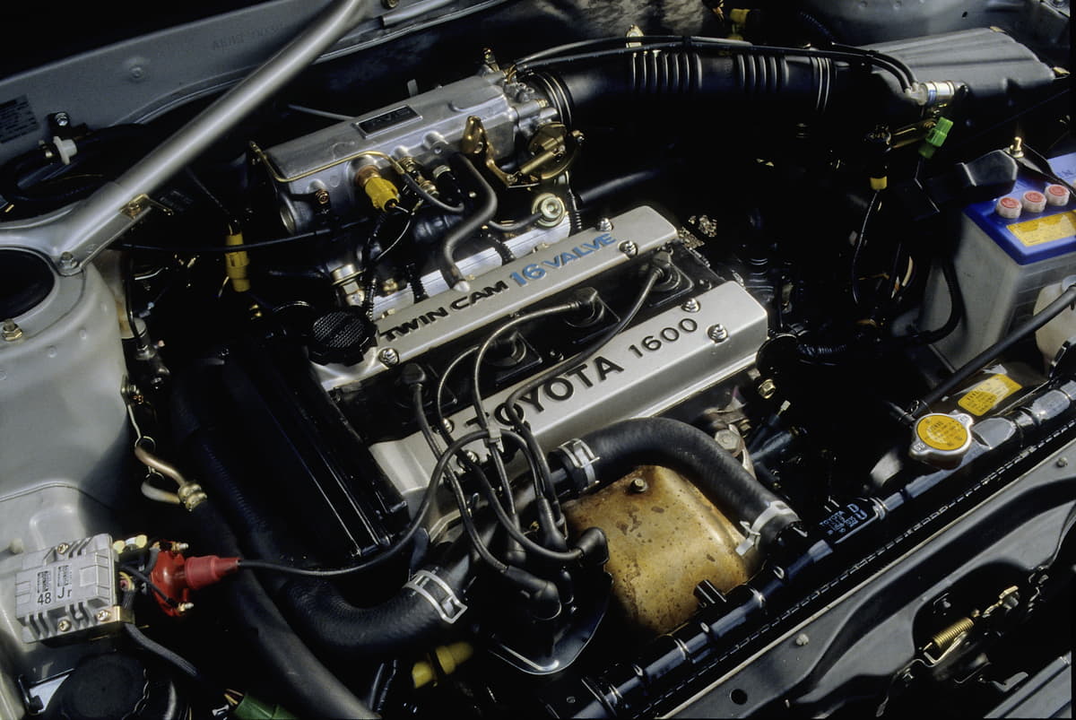 4A-GエンジンはDOHC16バルブ