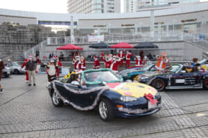 【画像】メリークリスマス！　サンタが操る「ロードスター」が2年ぶりに横浜の名所を疾走 〜 画像8