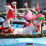【画像】メリークリスマス！　サンタが操る「ロードスター」が2年ぶりに横浜の名所を疾走 〜 画像16