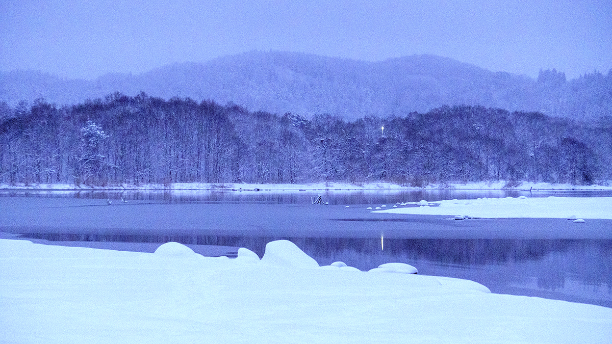 冬の湖のイメージ