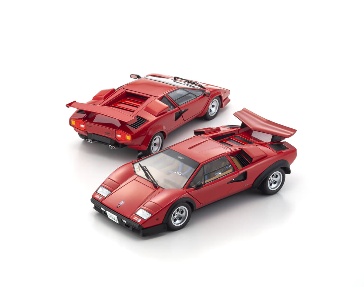 1/18スケール「ウルフ・カウンタック」と「カウンタックLP500S」が