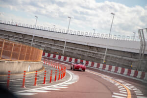 【画像】まさに「走る博物館」！　100台以上のクラシックカーが東京で「知的なモータースポーツ」を楽しむ！　その醍醐味とは 〜 画像12