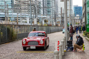 【画像】まさに「走る博物館」！　100台以上のクラシックカーが東京で「知的なモータースポーツ」を楽しむ！　その醍醐味とは 〜 画像112