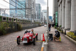 【画像】まさに「走る博物館」！　100台以上のクラシックカーが東京で「知的なモータースポーツ」を楽しむ！　その醍醐味とは 〜 画像52