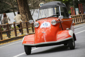 【画像】まさに「走る博物館」！　100台以上のクラシックカーが東京で「知的なモータースポーツ」を楽しむ！　その醍醐味とは 〜 画像65