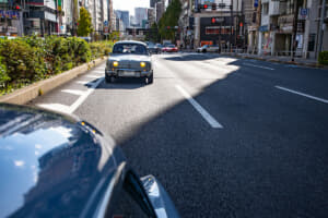 【画像】まさに「走る博物館」！　100台以上のクラシックカーが東京で「知的なモータースポーツ」を楽しむ！　その醍醐味とは 〜 画像104