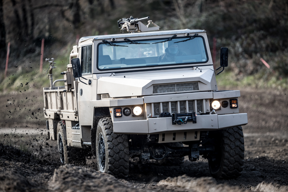 人呼んで フランスのハマー 実は隠れた軍用車のベストセラー ルノー シェルパ って何 画像27 Auto Messe Web カスタム アウトドア 福祉車両 モータースポーツなどのカーライフ情報が満載