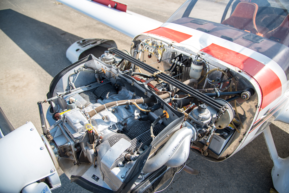 モーターグライダーの機種にはVWの空冷水平対向4気筒エンジン