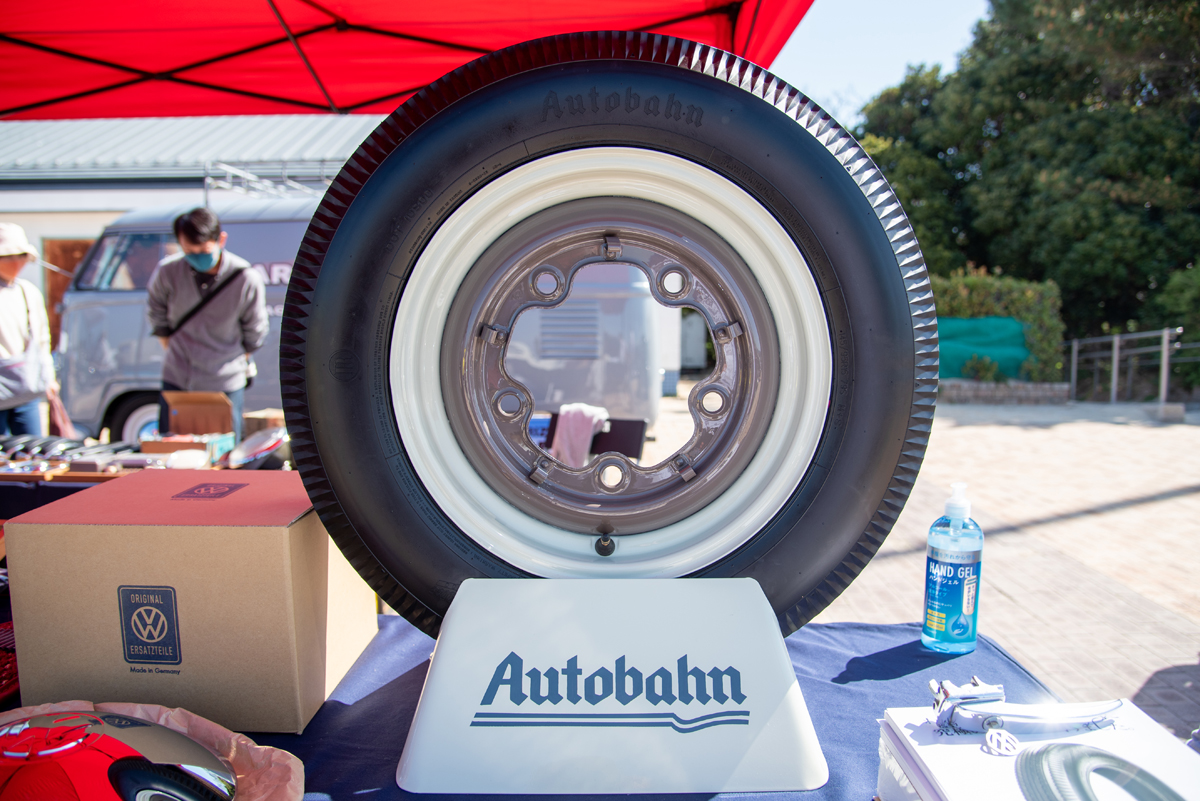 大阪の「ガレージビンテージ」がオリジナルブランドで発売した「Autobahn《R》」タイヤ