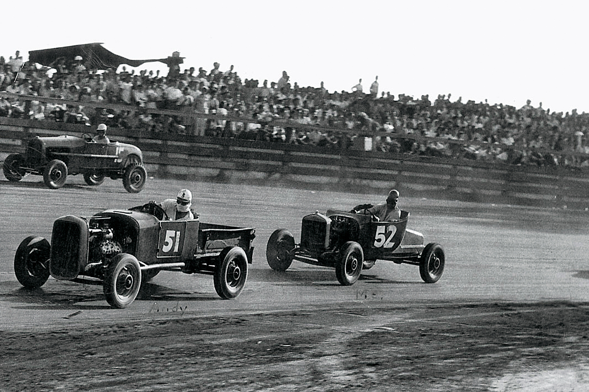 大戦直後の1946年に行われたホットロッドのレース