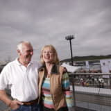 クライブ・ベイカーさんと妻のレイチェルさん、2006年