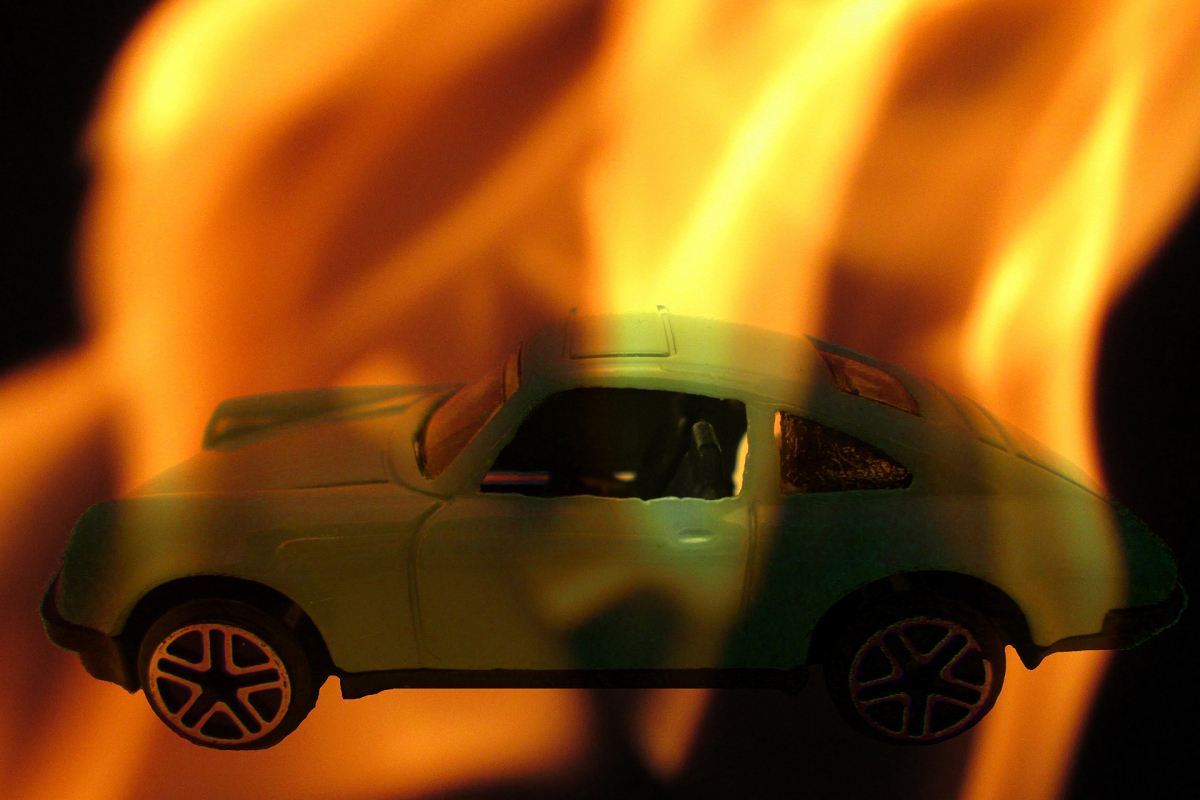 貴重なクルマが火だるまに ちょい古スーパーカーが 燃えやすい ワケ カスタム アウトドア 福祉車両 モータースポーツなどのカーライフ情報が満載 Auto Messe Web