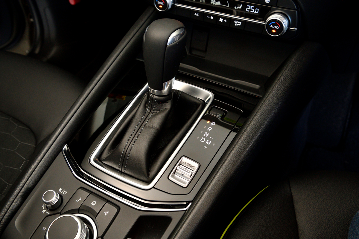 クルマ好き泣かせ 度が半端ない いま流行のピアノブラックの美しさを維持する手段とは カスタム アウトドア 福祉車両 モータースポーツなどのカーライフ情報が満載 Auto Messe Web